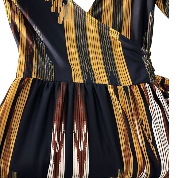 CHARLOTTE Russe Faux Wrap Striped 3/4‎ Sleeve Striped Dress XS - Picture 4 of 7